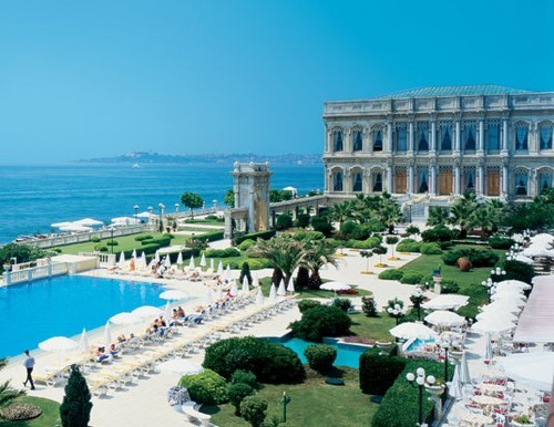 Ciragan Palace in Istanbul overlooking the Bosphorus towards Asia © SW